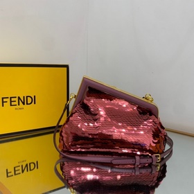 FENDI Маленькая сумка, изготовленная вручную из кожи с инкрустац