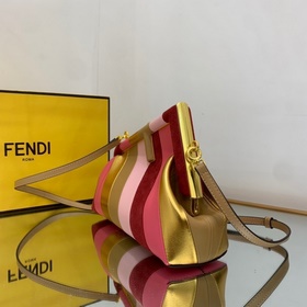 FENDI Маленькая сумка, изготовленная вручную из кожи с инкрустац