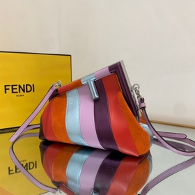 FENDI Маленькая сумка, изготовленная вручную из кожи с инкрустац
