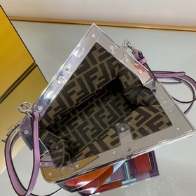 FENDI Маленькая сумка, изготовленная вручную из кожи с инкрустац