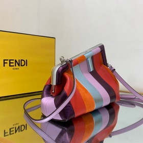 FENDI Маленькая сумка, изготовленная вручную из кожи с инкрустац