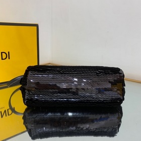 FENDI Маленькая сумка, изготовленная вручную из кожи с инкрустац