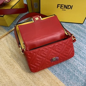 FENDI Средняя сумка Baguette с клапаном и магнитной застежкой FF