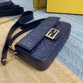 FENDI Средняя сумка Baguette с клапаном и магнитной застежкой FF