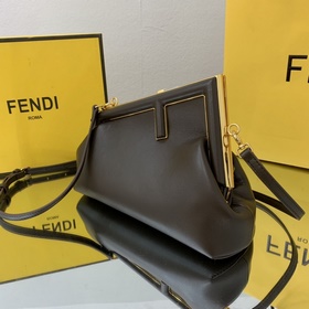 FENDI Маленький Коричневый Новая модель First Под руководством д