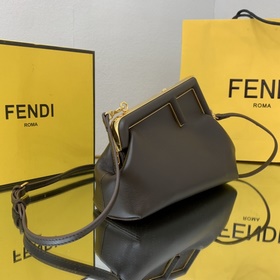 FENDI Маленький Коричневый Новая модель First Под руководством д