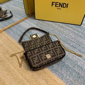 FENDI Маленький Артикул： 8BS017 Черная сумка-багет Средняя сумка