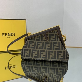 FENDI Маленькая сумка коричневого цвета Новый подход классическо