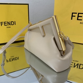 FENDI Маленькая черная Первая модель, разработанная дизайнером К