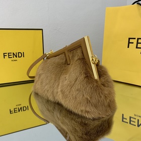 FENDI Итальянский мех настоящей норки Сумка First, изготовлена из