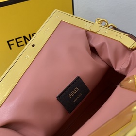 FENDI Средняя сумка, изготовлена из оранжевого фланеля Украшена 