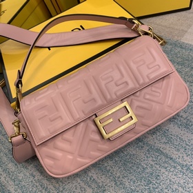 FENDI Средняя сумка Baguette с откидной крышкой С магнитной заст