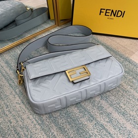 FENDI Средняя сумка Baguette с откидной крышкой С магнитной заст