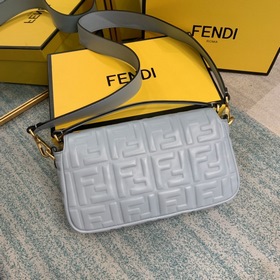 FENDI Средняя сумка Baguette с откидной крышкой С магнитной заст