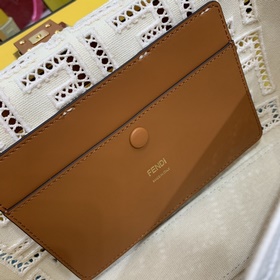 FENDI Сумка через плечо Сумка Baguette из белого полотна С вышиты