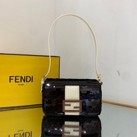FENDI 97, украшенная по всей поверхности золотыми металлическими