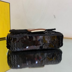 FENDI 97, украшенная по всей поверхности золотыми металлическими