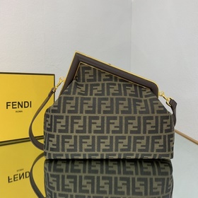 FENDI Большая сумка с узором Первая модель, которая изменила пре
