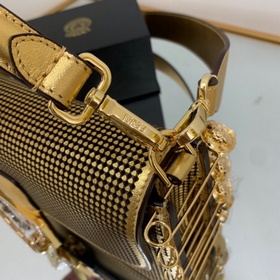 FENDI Совместная коллекция Багет «FENDI» — это классическая мод