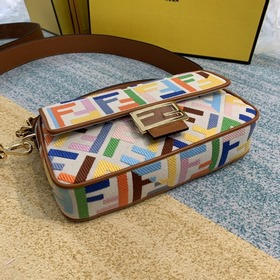 FENDI Новая модель сумки «багет» С двумя съемными ремнями, один 