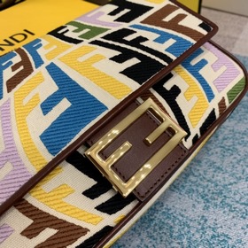 FENDI  Vertigo Летняя капсульная лимитированная коллекция Новей