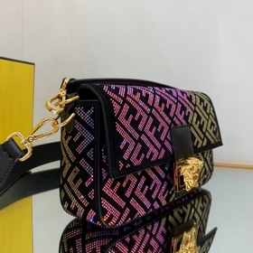 FENDI  Совместная коллекция с багетными стразами Символическая 