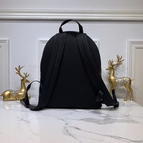 FENDI Большой рюкзак с передними карманами, артикул： 7V955, черн