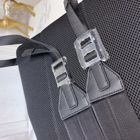 FENDI Большой рюкзак с передними карманами, артикул： 7V955, черн