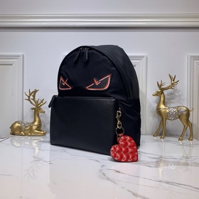 FENDI Большой черный рюкзак с красными глазами на переднем карма