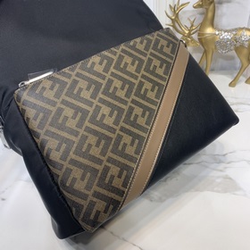 FENDI  Рюкзак с передними карманами Сзадиспользуется дышащая выс