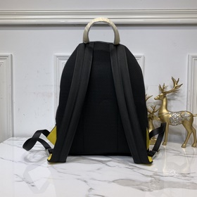 FENDI  Рюкзак с передними карманами Сзадиспользуется дышащая выс