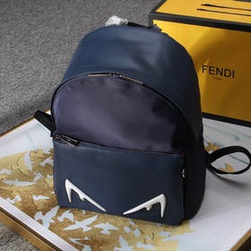 FENDI Модель 9904 Большой рюкзак с передними карманами Сзадиспол