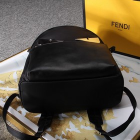 FENDI Рюкзак из нейлона с кожаными вставками С вставкой виде гла