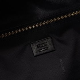 Рюкзак FENDI из нейлона с кожаными вставками С вставленным изобра