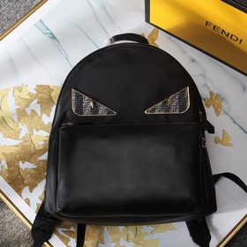 Рюкзак FENDI из нейлона с кожаными вставками С вставленным изобра