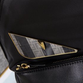 Рюкзак FENDI из нейлона с кожаными вставками С вставленным изобра