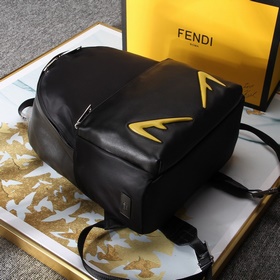 FENDI Модель № 9904 Рюкзак с большим передним карманом Сзадиспо
