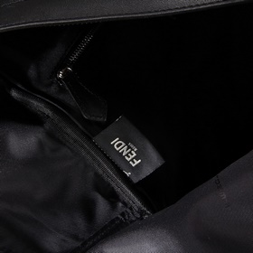 FENDI Модель № 9904 Рюкзак с большим передним карманом Сзадиспо