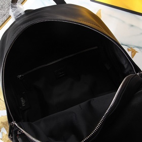 FENDI Модель № 9904 Рюкзак с большим передним карманом Сзадиспо