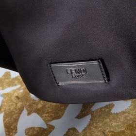 FENDI Модель № 9904 Рюкзак с большим передним карманом Сзадиспо