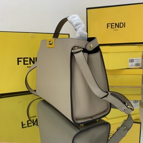 FENDI Средняя сумка Два отделения, разделенных жесткой перегород