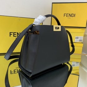FENDI Средняя сумка Два отделения, разделенных жесткой перегород