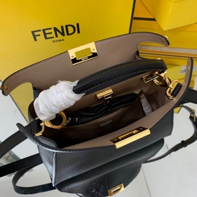 FENDI  Новая модель среднего размера, сумка с ручкой. Артикул： 3