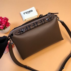 FENDI By The Way подушка-сумка Модель： 8816 Черный Размер： 28*1