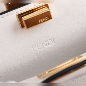 FENDI  Крошечная сумка в форме кошки Высочайшее качество Кожа ов