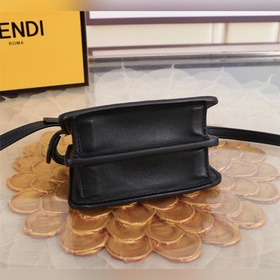 FENDI  Крошечная сумка в форме кошки Высочайшее качество Кожа ов