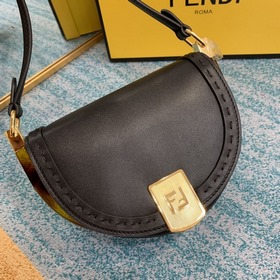 FENDI  Сумка-седло из весенне-летней коллекции Высококачественн