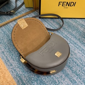 FENDI Сумка-седло из весенне-летней коллекции Высококачественная