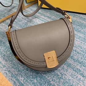 FENDI Сумка-седло из весенне-летней коллекции Высококачественная