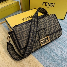 FENDI Большой размер Улучшенная версия： 8BR771 Большой черный Бо